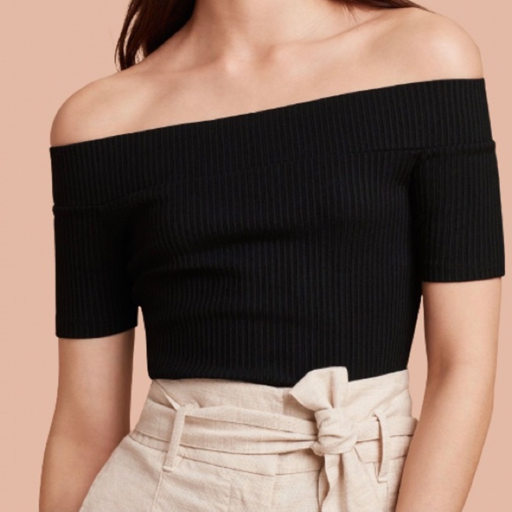 Aritzia Wilfred Tournesol Off the Shoulder Black Shirt